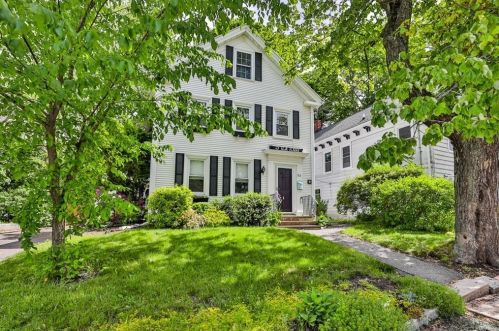 95 Elm St, Amesbury, MA 01913 exterior