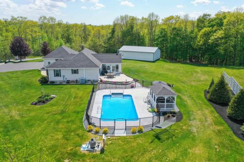 140 Main St, Rindge, NH 03461 exterior