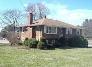 28 Laroche St, Ludlow, MA 01056 exterior