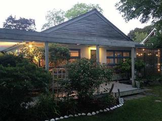 4 Standish Rd, Jamestown, RI 02835 exterior