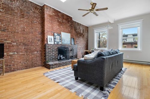 127 Marlborough St, Roxbury-Xing, MA 02116 exterior