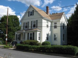 40 Alden Pl, Newton, MA 02465 exterior