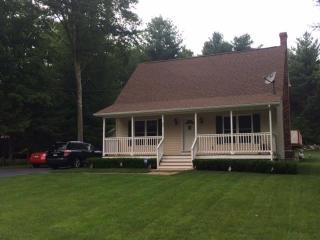 82 Pleasant View Dr, Killingly, CT 06241 exterior