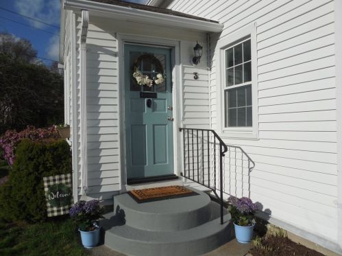 3 Delaval Rd, Worcester, MA 01606 exterior
