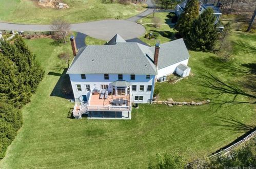 10 Conley Ct, Ridgefield, CT 06877 exterior