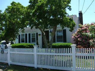 3 6Th Ave, Waterford, CT 06385 exterior