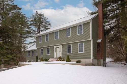 13 Sumac Ln, Lee, NH 03824 exterior