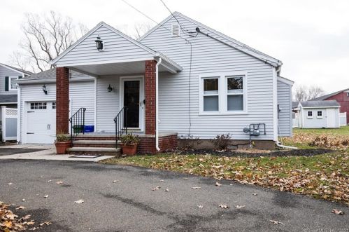 595 Main St, Wallingford, CT 06492 exterior