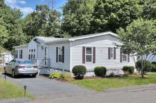 15 Woodland Park, Huntington, CT 06484 exterior