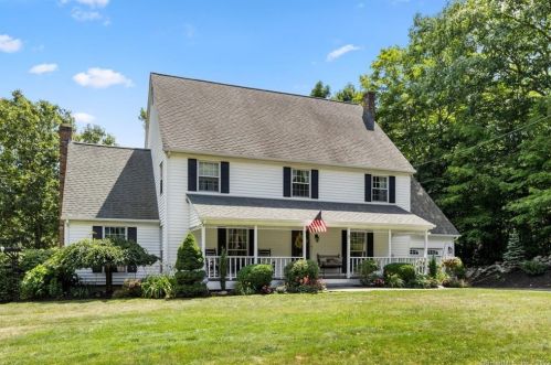 5 Planeta Rd, East Hampton, CT 06447 exterior