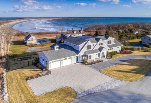 444 Purgatory Ln, Middletown, RI 02842 exterior