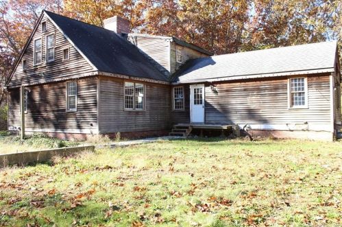 70 School House Rd, Norwich, CT 06365 exterior
