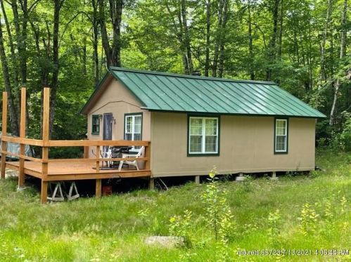 990 Rowell Mtn Rd, Solon, ME 04979 exterior