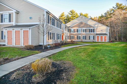 810 Springbrook Cir, Portsmouth, NH 03801 exterior