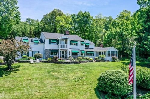49 Pocono Ridge Rd, Brookfield Center, CT 06804 exterior
