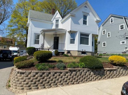 75 Vine St, Woonsocket, RI 02895 exterior