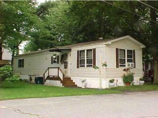 11 Princess Dr, Salem, NH 03079 exterior