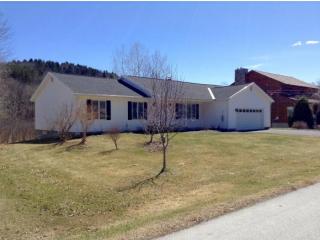 16 Greenview Dr, Bennington, VT 05201 exterior