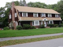 31 Vista Ave, Newton, MA 02466 exterior