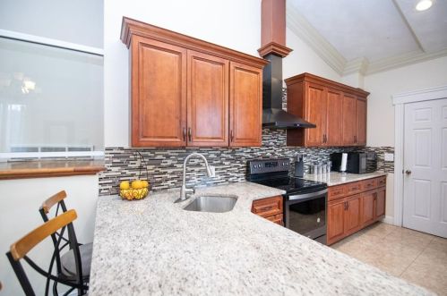 41 Union Ave, Providence, RI 02904 exterior