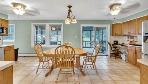 184 Acton Rd, Stow, MA 01775 exterior