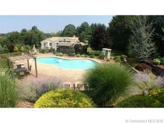 67 Somerset Dr, Kensington, CT 06037 exterior