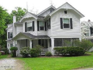5 Sergeant St, Stockbridge, MA 01262 exterior