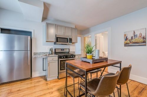 130 Sutton St, Providence, RI 02903 exterior