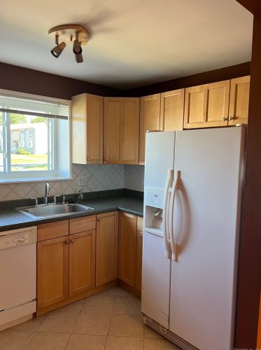 5 Carillon Dr, Rocky Hill, CT 06067 exterior