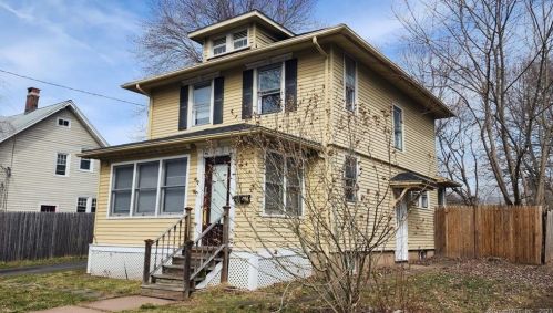 37 Evergreen Ave, Middletown, CT 06457 exterior