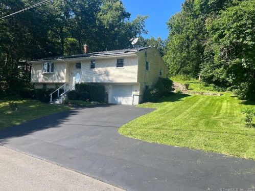 26 Wilson Rd, Waterbury, CT 06716 exterior