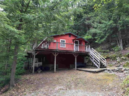 311 Waukeena Lake Rd, Danbury, NH 03230 exterior