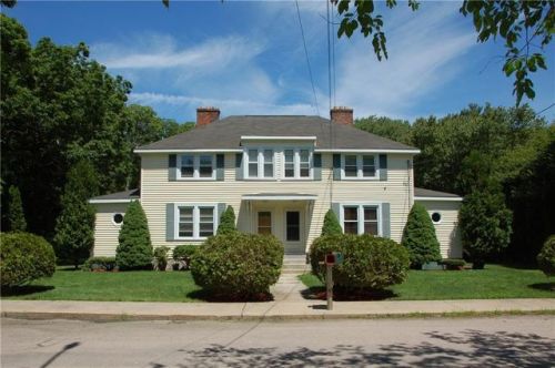 131 Bowling Ln, Westerly, RI 02808 exterior