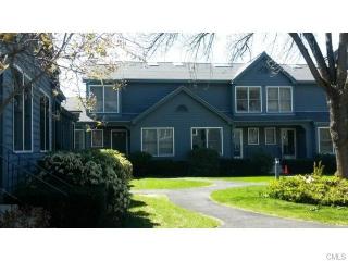 95 Fawn Ridge Ln, Norwalk, CT 06851 exterior