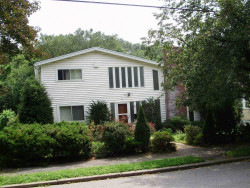 4 Brandeis Cir, Newton, MA 02459 exterior