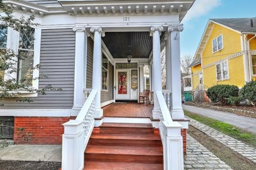 121 Benevolent St, Providence, RI 02906 exterior