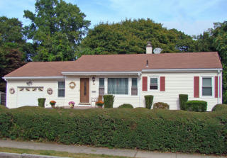 72 Gibbs Ave, Middletown, RI 02840 exterior