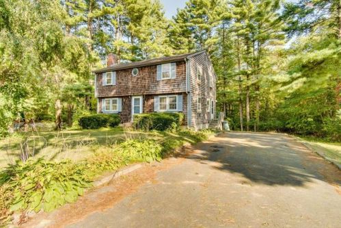 121 Holmes St, Halifax, MA 02338 exterior