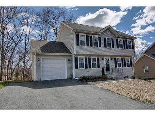 32 Riverview Dr, Valley-Falls, RI 02864 exterior