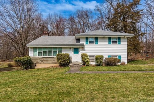 259 Plattsville Rd, Bridgeport, CT 06611 exterior