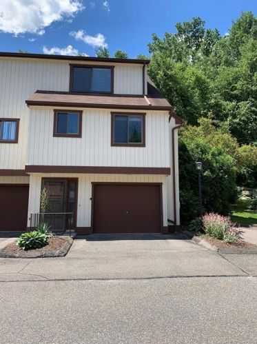 53 Cambridge Ct, Beacon-Falls, CT 06403 exterior