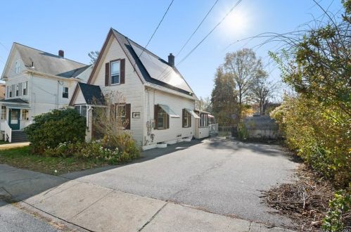 78 Blydenburg Ave, United States Coast Guard Ac, CT 06320 exterior