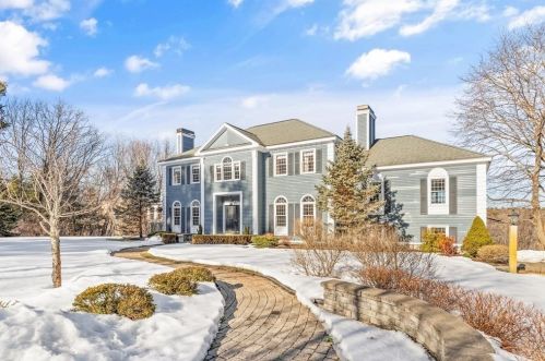 22 Dole Hill Ln, Boxford, MA 01921 exterior