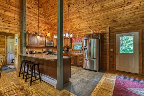 284 Nutting Rd, Sunapee, NH 03782 exterior