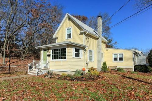 24 Poplar St, Woburn, MA 01801 exterior