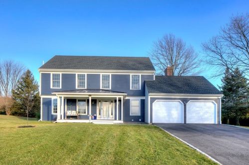 301 Meadow Ln, Middletown, RI 02842 exterior