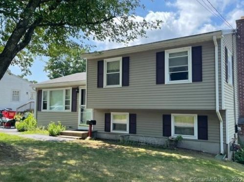 15 4Th St, Wallingford, CT 06492 exterior
