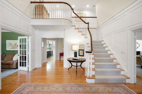 1 Myles Standish Rd, Weston, MA 02493 exterior