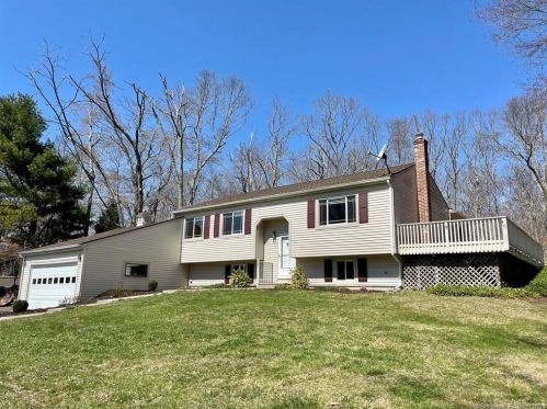 55 Grouse Cir, East-Lyme, CT 06333 exterior