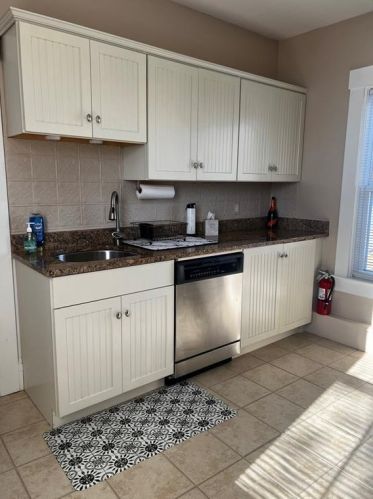 51 Annandale Rd, Newport, RI 02840 exterior